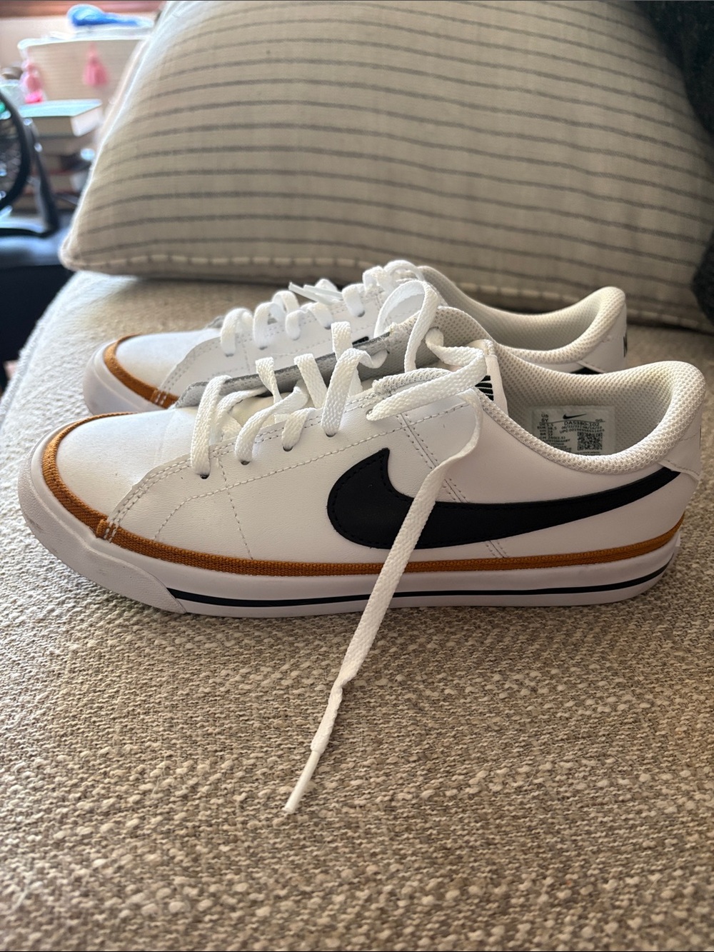 Like new Nike court legacy sneakers